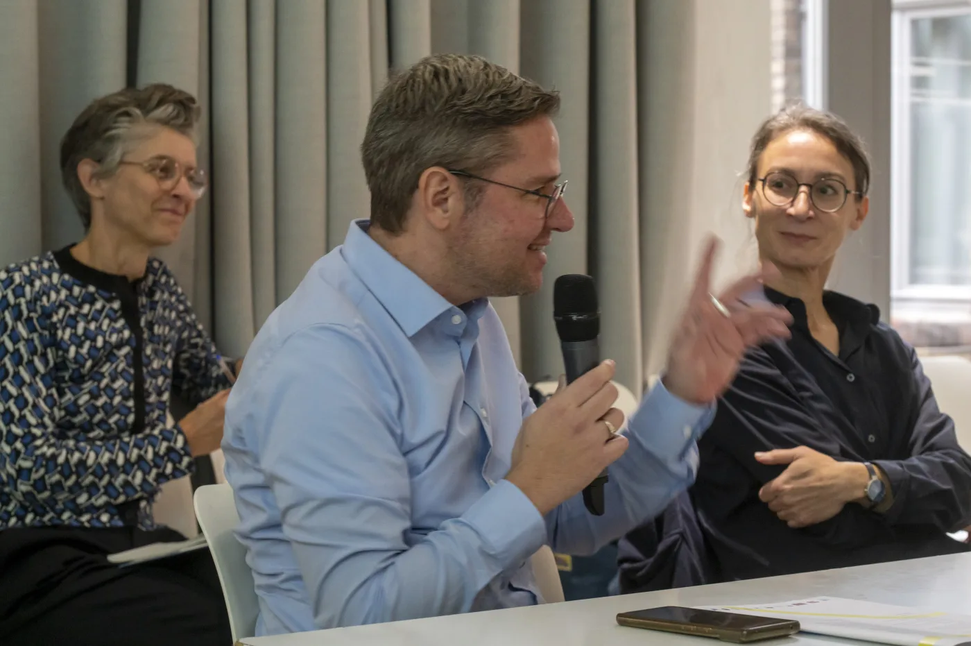 Marcel Hardrath bei einer Dikussion